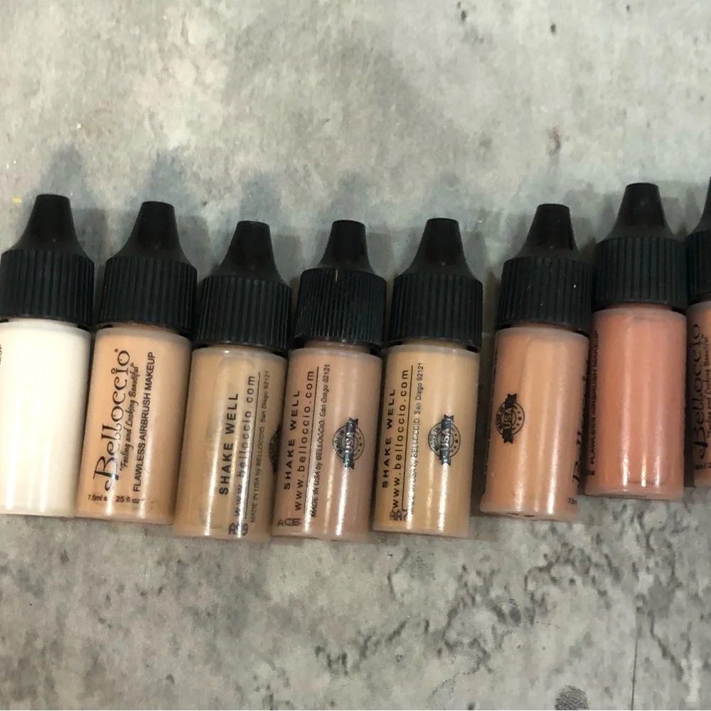Air Brush Make up set of 8 various colors & finish spray Flawless make up